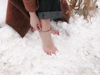 Feet - Julia A + Nastya - 2005-03-15 In public without shoes