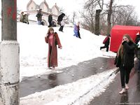 Feet - Julia A + Nastya - 2005-03-15 In public without shoes