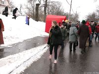 Feet - Julia A + Nastya - 2005-03-15 In public without shoes