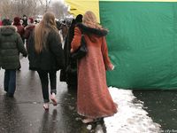 Feet - Julia A + Nastya - 2005-03-15 In public without shoes