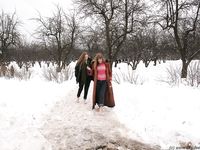 Feet - Julia A + Nastya - 2005-03-15 In public without shoes