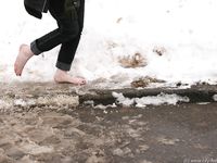 Feet - Julia A + Nastya - 2005-03-15 In public without shoes