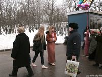 Feet - Julia A + Nastya - 2005-03-15 In public without shoes