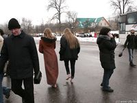 Feet - Julia A + Nastya - 2005-03-15 In public without shoes