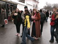 Feet - Julia A + Nastya - 2005-03-15 In public without shoes
