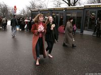 Feet - Julia A + Nastya - 2005-03-15 In public without shoes