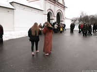 Feet - Julia A + Nastya - 2005-03-15 In public without shoes