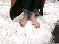 Feet - Julia A + Nastya - 2005-03-15 In public without shoes