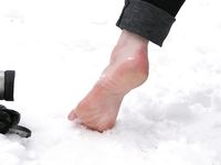 Feet - Julia A + Nastya - 2005-03-15 In public without shoes