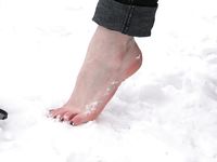 Feet - Julia A + Nastya - 2005-03-15 In public without shoes