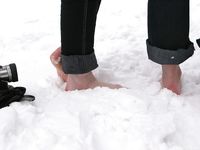 Feet - Julia A + Nastya - 2005-03-15 In public without shoes