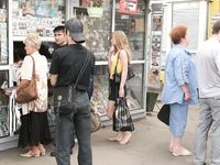 Feet - Julia A - 2006-01-22 Barefoot shopping