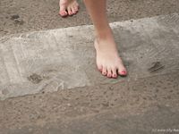 Feet - Julia A - 2006-01-22 Barefoot shopping