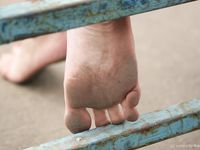 Feet - Julia A - 2006-01-22 Barefoot shopping