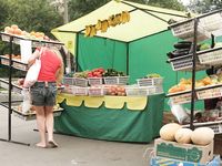 Feet - Julia A - 2007-09-18 Sexy feet in the crowded city