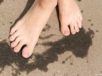 Feet - Julia A - 2007-09-18 Sexy feet in the crowded city