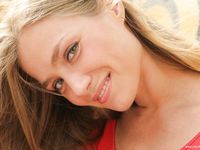 Feet - Julia A - 2007-09-18 Sexy feet in the crowded city