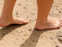 Feet - Julia A - 2007-09-18 Sexy feet in the crowded city