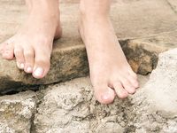 Feet - Julia A - 2007-09-18 Sexy feet in the crowded city