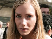 Feet - Julia A - 2009-09-30 Pretty lady