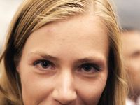 Feet - Julia A - 2009-09-30 Pretty lady