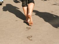 Feet - Julia A - 2009-09-30 Pretty lady