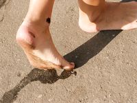 Feet - Julia A - 2009-09-30 Pretty lady