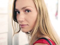 Feet - Julia A - 2009-09-30 Pretty lady