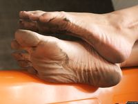 Feet - Julia A - 2009-09-30 Pretty lady