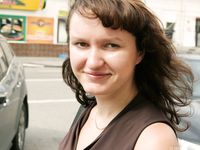 Feet - Julia C + Unknown brunette - 2012-01-08 Weekend shopping