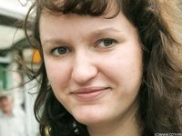 Feet - Julia C + Unknown brunette - 2012-01-08 Weekend shopping