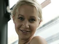 Feet - Julia C + Unknown brunette - 2012-01-08 Weekend shopping