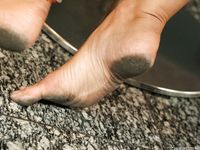 Feet - Julia C + Unknown brunette - 2012-01-08 Weekend shopping