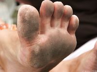 Feet - Julia C + Unknown brunette - 2012-01-08 Weekend shopping