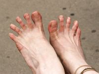 Feet - Julia C + Unknown brunette - 2012-01-08 Weekend shopping