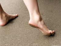 Feet - Julia D - 2011-08-04 Gloomy day