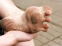 Feet - Julia D - 2011-08-04 Gloomy day