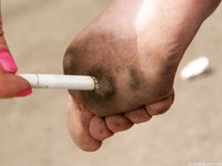 Feet - Julia D - 2011-08-04 Gloomy day