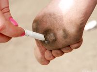 Feet - Julia D - 2011-08-04 Gloomy day