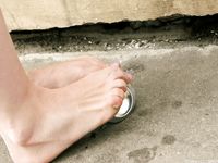 Feet - Julia D - 2011-08-04 Gloomy day