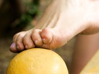 Feet - Julia D - 2011-08-04 Gloomy day