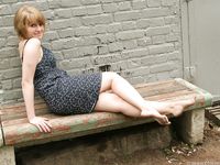 Feet - Julia D - 2011-08-04 Gloomy day