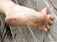 Feet - Julia D - 2011-08-04 Gloomy day