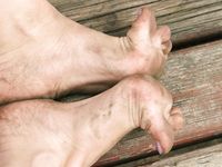 Feet - Julia D - 2011-08-04 Gloomy day