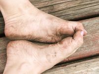 Feet - Julia D - 2011-08-04 Gloomy day