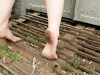 Feet - Julia D - 2011-08-04 Gloomy day