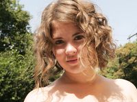 Feet - Julia E - 2011-11-28 Evening barefoot stroll