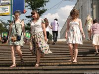 Feet - Julia E - 2011-11-28 Evening barefoot stroll