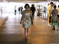 Feet - Julia E - 2011-11-28 Evening barefoot stroll