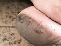 Feet - Julia E - 2011-11-28 Evening barefoot stroll